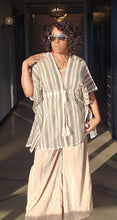 Load image into Gallery viewer, Crochet Style Kimonos
